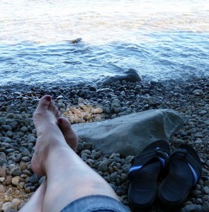 lake-tahoe-feet-by-lake